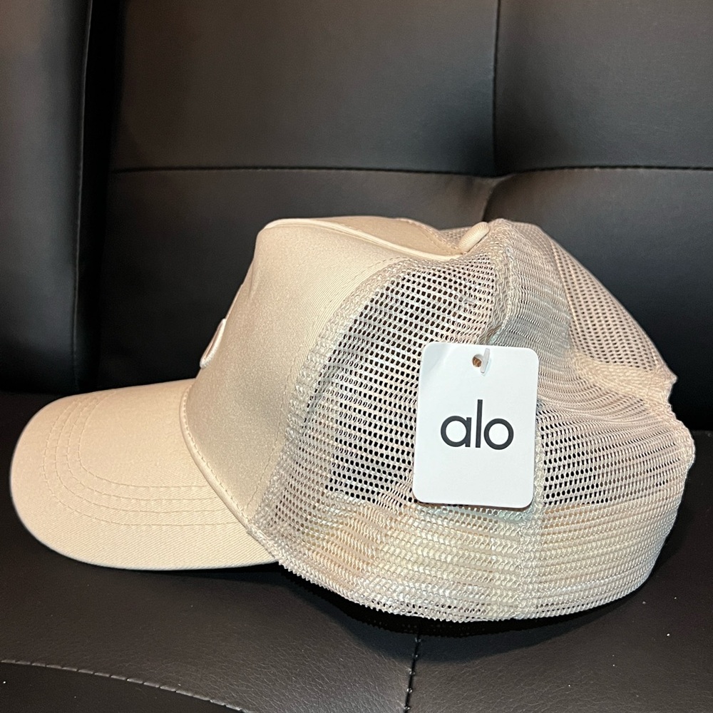 ALO Yoga casual hat yoga hat (NWT)